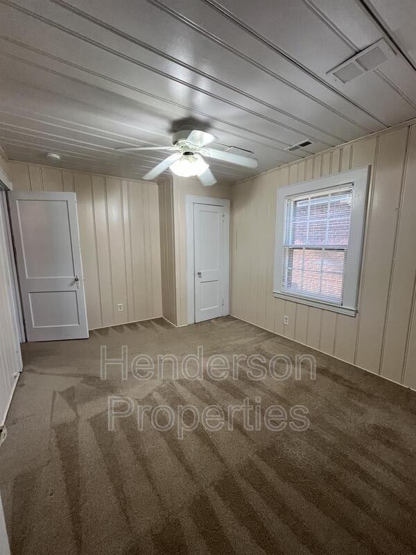 Foto del edificio - 135 Bradford Dr