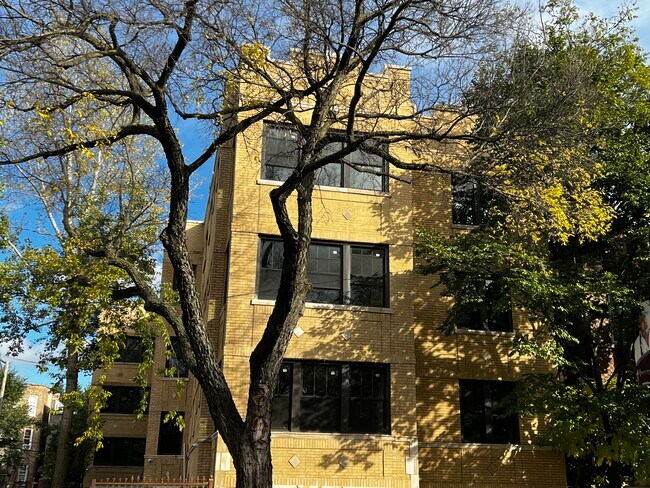 Building Photo - 1303 S California Ave