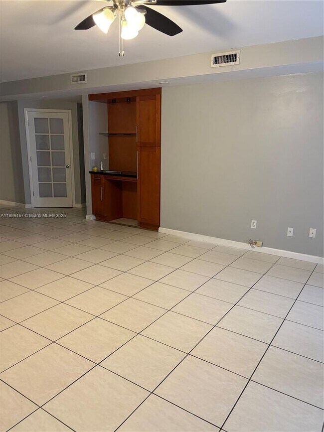 Foto del edificio - 16531 NE 35th Ave