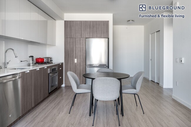 Foto del edificio - 8 10th St