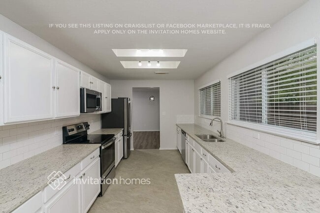 Building Photo - 10622 Manor Creek