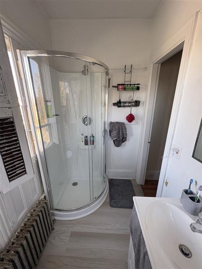 Building Photo - 205 Main St