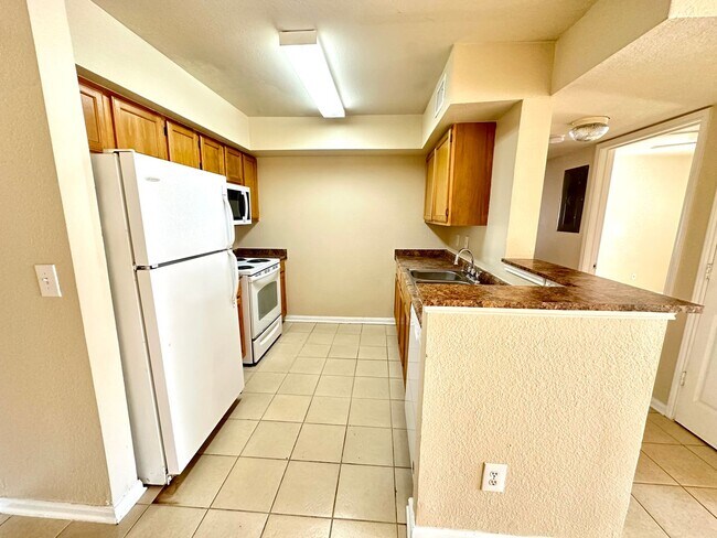 Foto del edificio - Spacious Ground Floor 3B/2B Unfurnished Condo Near the Beach in the Heart of Destin!