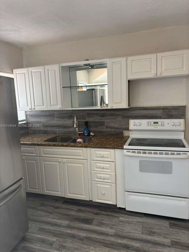 Foto del edificio - 1447 NW 98th St