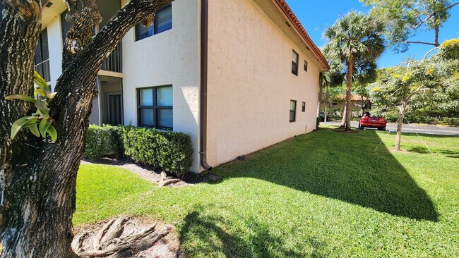 Foto del edificio - 15710 E Waterside Cir