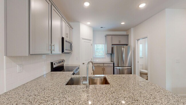 Foto del edificio - 3108 Butler Hl Dr