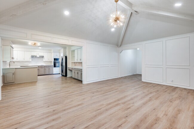 Building Photo - 1015 De Pauw Dr