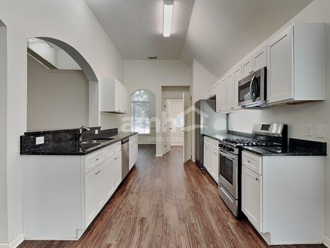 Foto del edificio - 12527 Avery Vale Ln