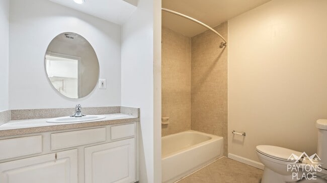 Building Photo - Spacious Condo minutes away from College Park campus