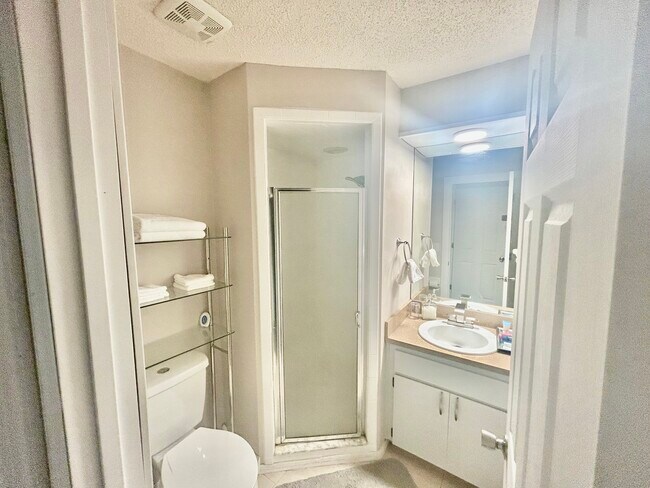 Foto del edificio - 1284 Cypress Cove Ct