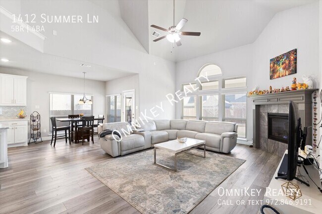 Foto del edificio - 1412 Summer Ln