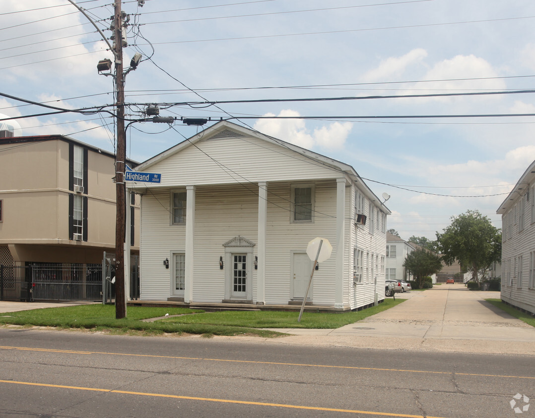 Primary Photo - 3029 Highland Rd