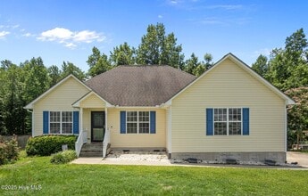Building Photo - 305 Appaloosa Ct