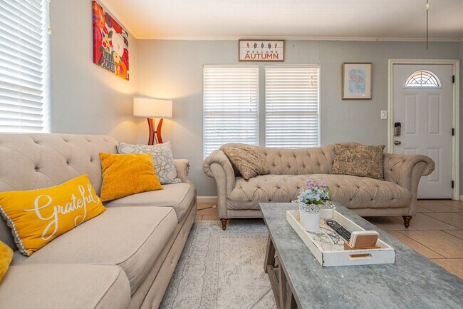 Foto del edificio - 1131 S 8th St