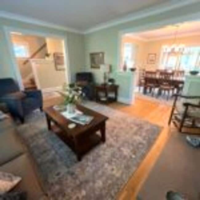 Foto del edificio - 4424 Gilliat St