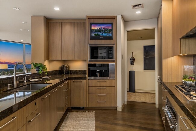 Foto del edificio - 3Bd/2.5Ba One Lincoln Tower Penthouse