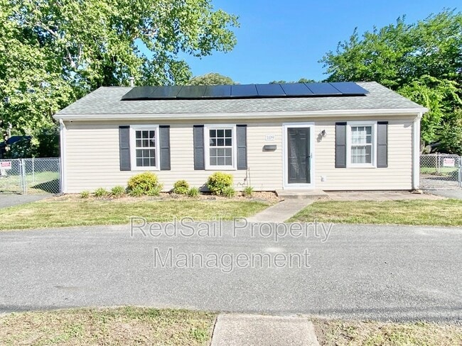 Building Photo - 109 Peachtree Ln