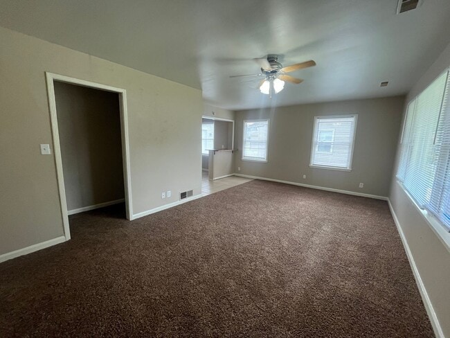 Foto del edificio - 4319 Standish Dr