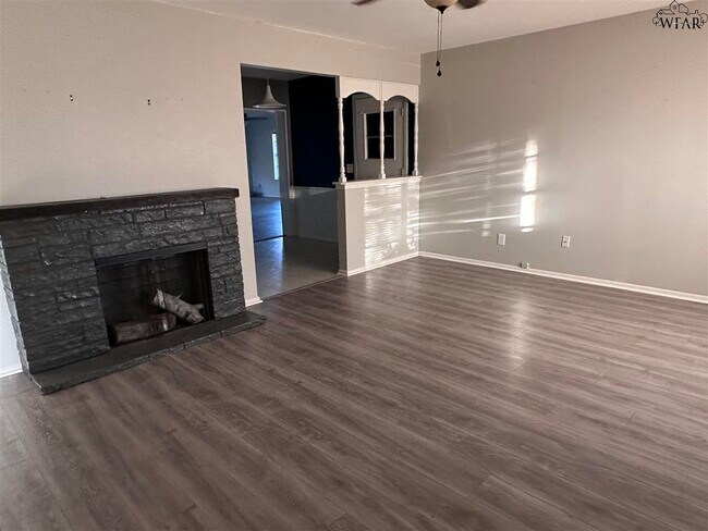 Building Photo - 4824 Sonora Dr