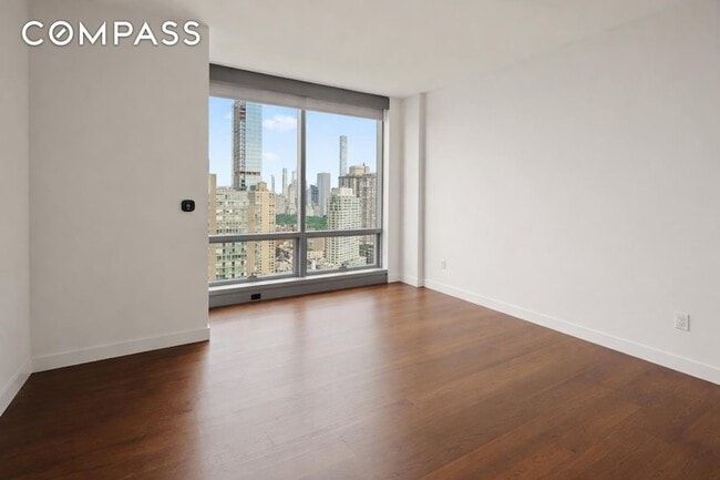 Building Photo - 200 W 67th St