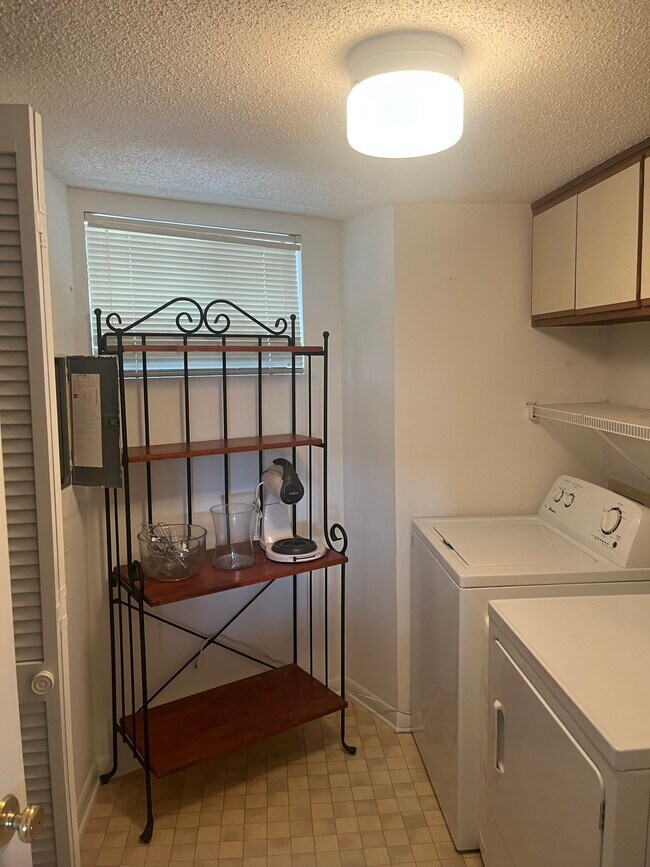 Foto del edificio - 4440 Nassau Ct
