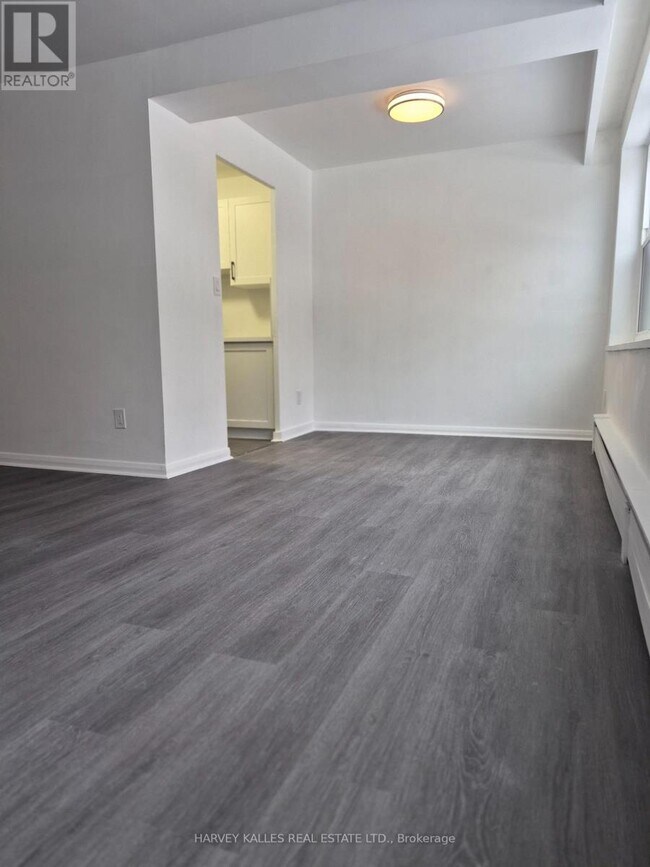 Building Photo - 125 Shelborne Ave