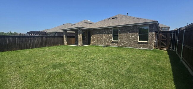 Building Photo - 1350 Acmite Ave