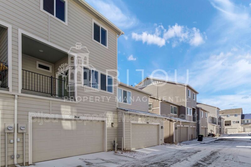 Foto principal - 7864 Woodmen Center Hts
