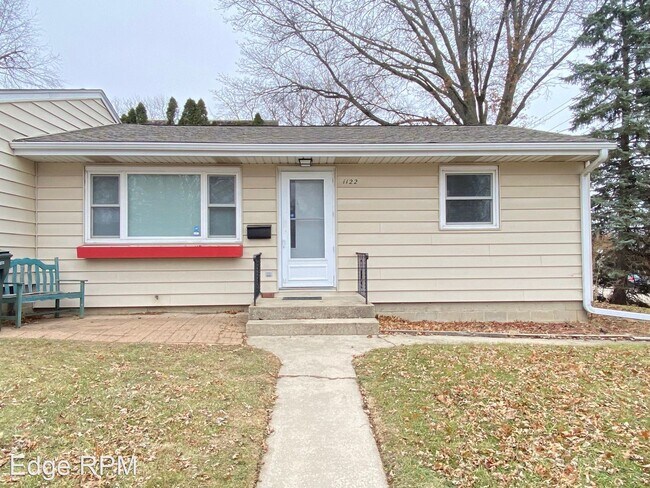 Foto del edificio - 3 br, 1 bath House - 1122 Division Street