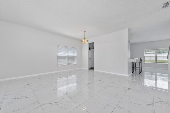 Foto del edificio - 746 Lockbreeze Dr