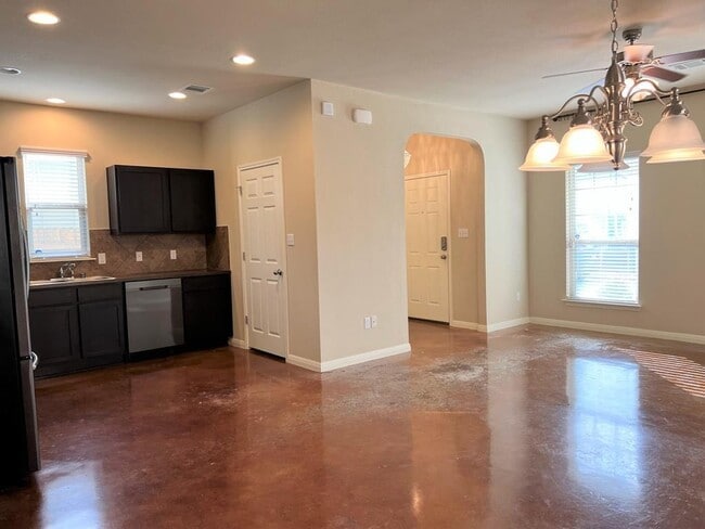 Building Photo - 4505 Senda Ln