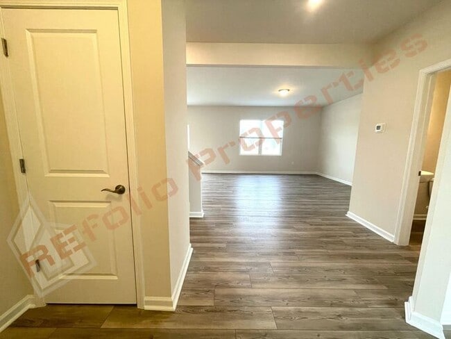Building Photo - Brand New 4 Bedroom House in 540 West Subd...