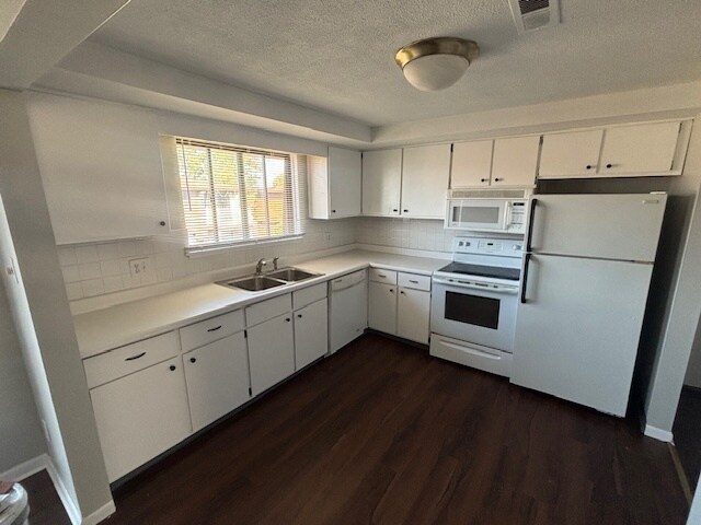 Foto del edificio - 3952 Ridge Lea Rd