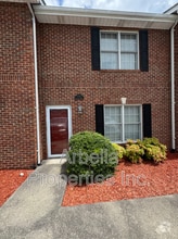 Building Photo - 1733 Blakewood Ct