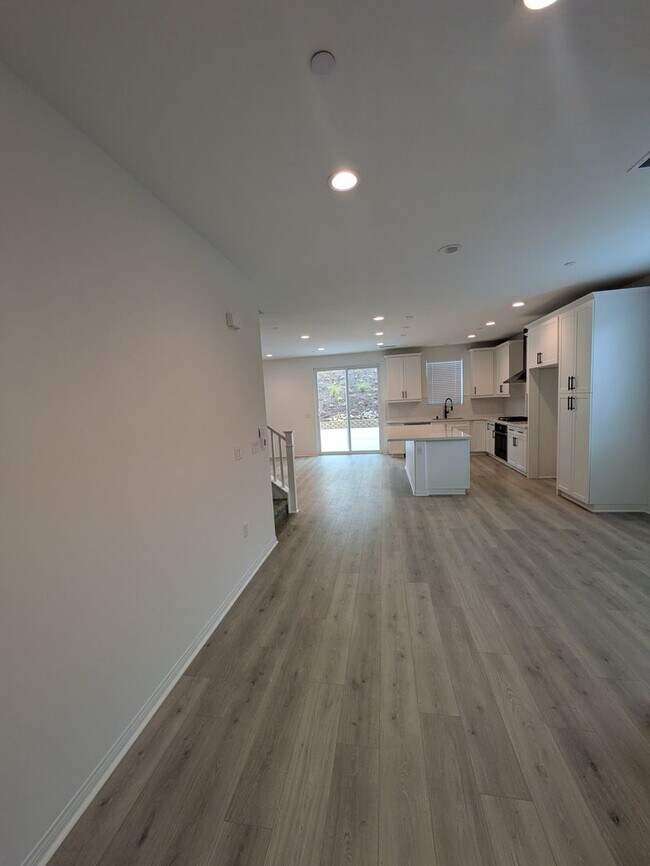 Foto del edificio - Brand New Home in a Resort-Style Gated Com...
