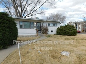 Building Photo - 2044 Bunting Ave