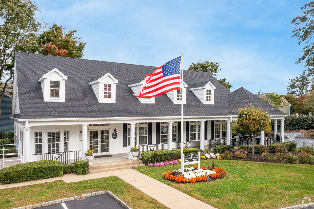 Greenview Village I 55+ Apartments in Islip, NY