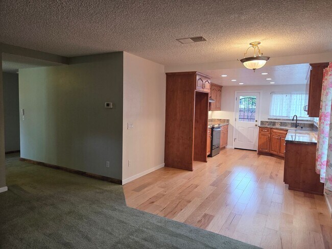 Foto del edificio - 2827 Owens St