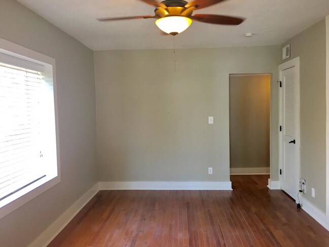Foto del edificio - 4326 Roanoke Pkwy
