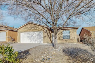 Building Photo - 1884 Mesa Grande Loop NE