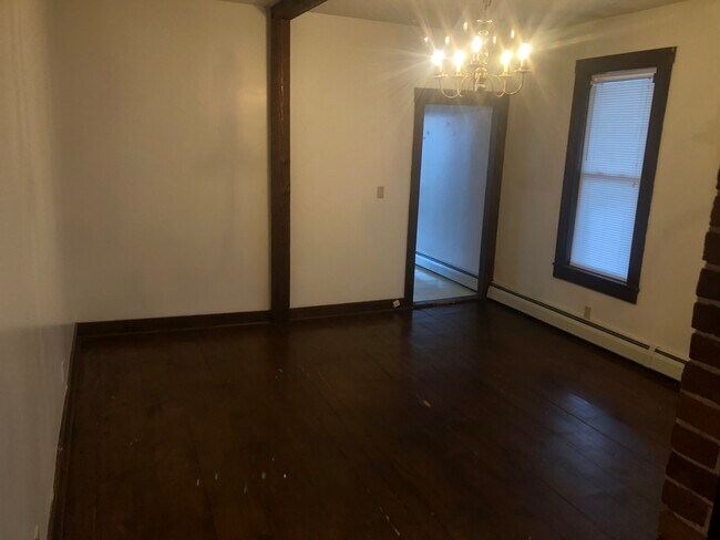 Building Photo - 44 Monroe St