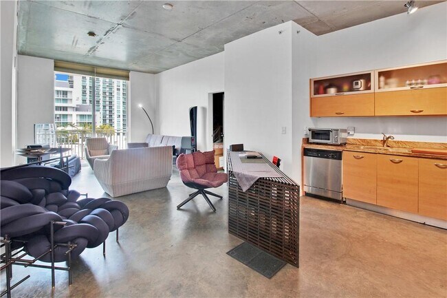 Foto del edificio - 2275 Biscayne Blvd