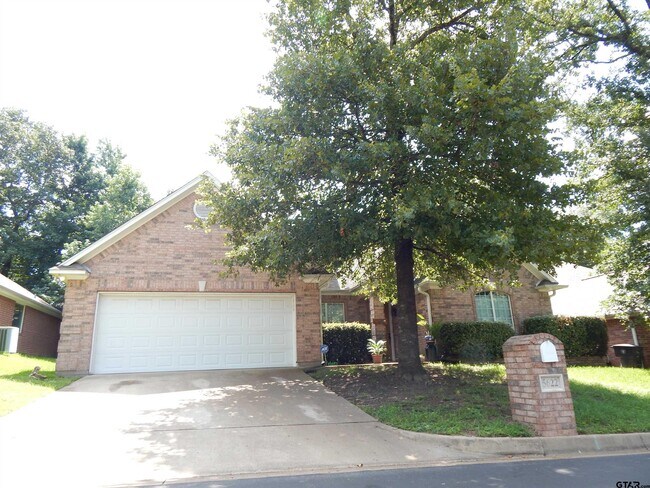 Foto del edificio - 5622 Andover Dr