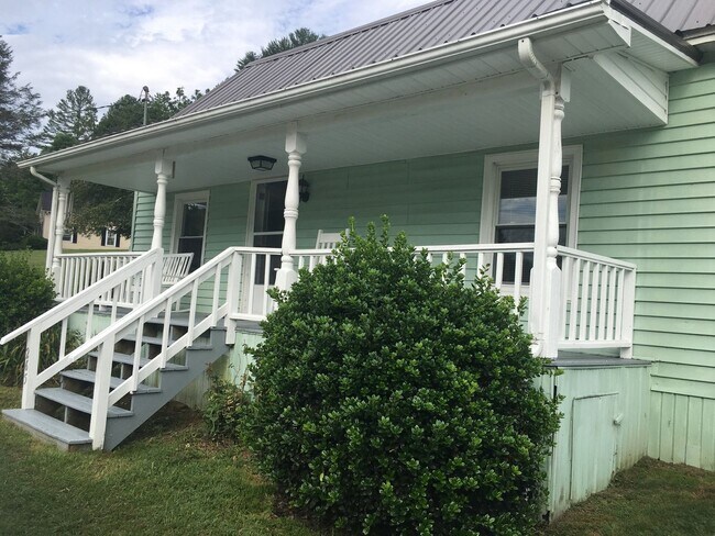 Building Photo - Charming 2 Bedroom Cottage In Vilas