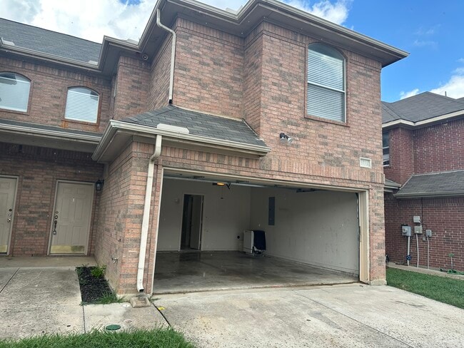 Building Photo - 5733 Blackmon Ct