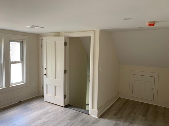 Primary Photo - 72 Charles St