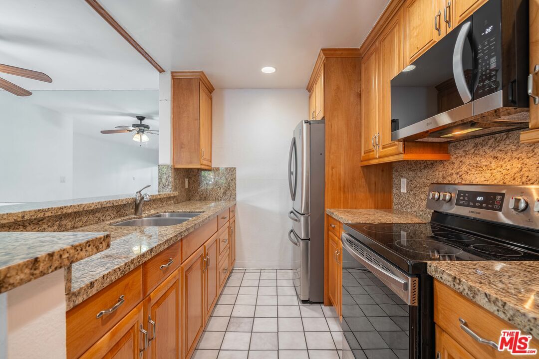 Foto principal - 4900 Overland Ave