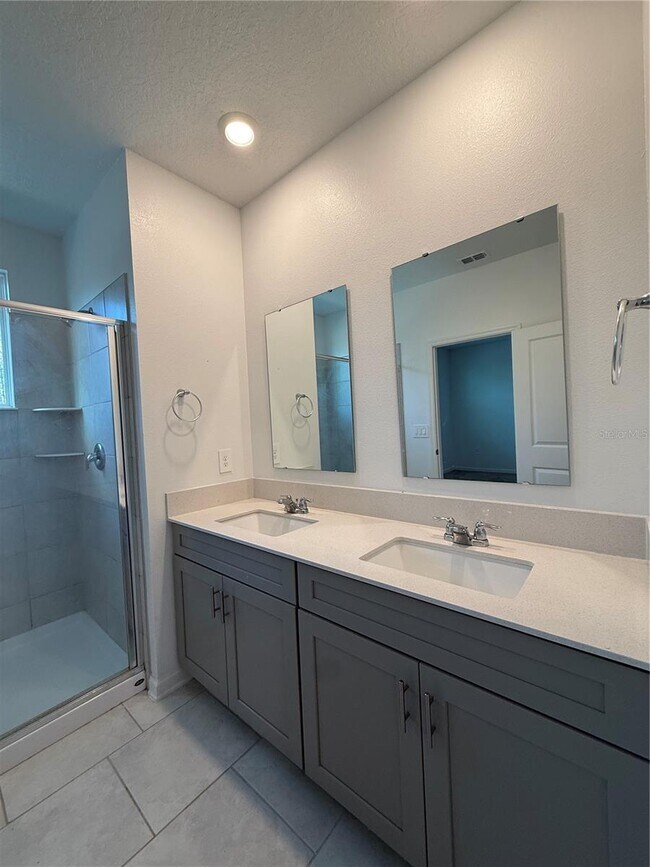 Foto del edificio - 7705 Stone Crk Trl