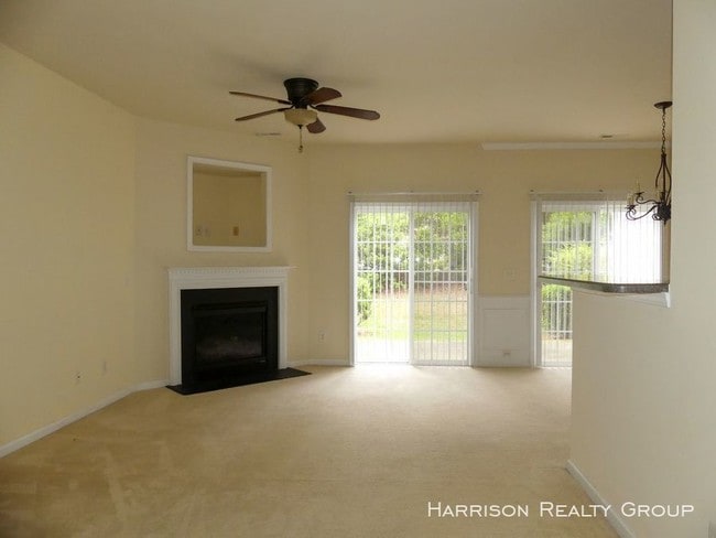 Building Photo - 3br/2.5ba townhome in great Cary location