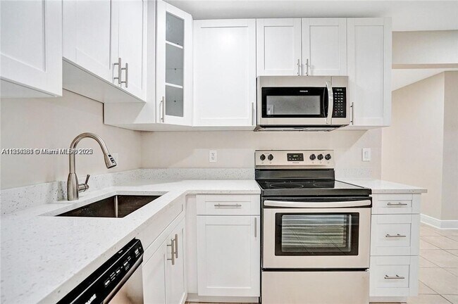 Foto del edificio - 9457 SW 52nd Ct